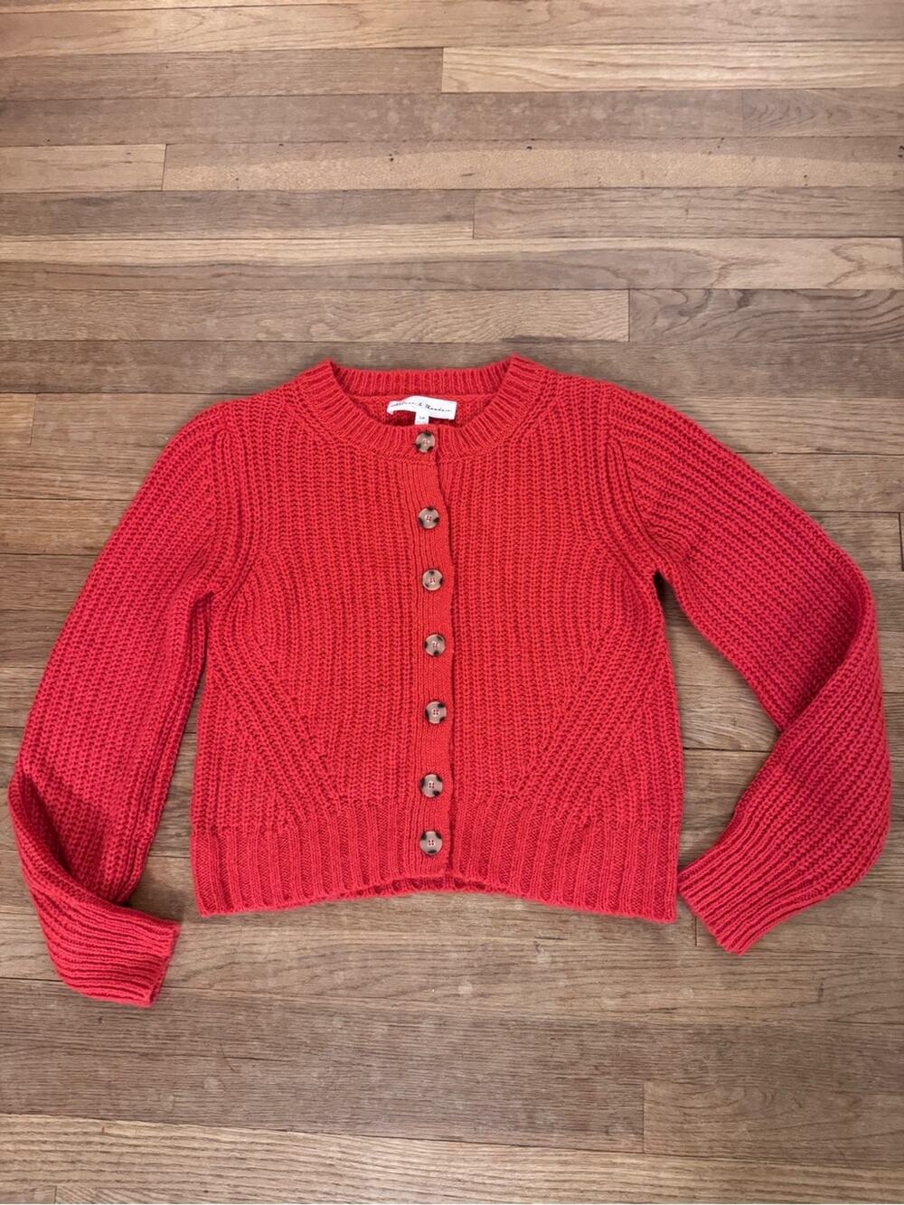 Chelsea & Theodore Women's Wool Blend Knit Button Up Cardigan - Size S
b45